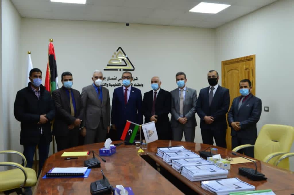 كلية الهندسة تُقدّم ملفاتها كاملةً للحصول على الاعتماد المؤسسي